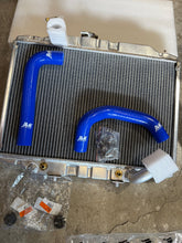 Load image into Gallery viewer, Delica L300 Silicone radiator hoses (upper &amp; lower)