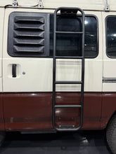 Load image into Gallery viewer, FH Side-mounted exterior ladder for Delica L300