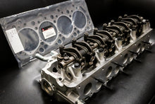 Load image into Gallery viewer, Delica L300 Engine cylinder head