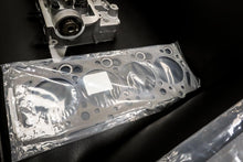 Load image into Gallery viewer, Delica L300 Engine cylinder head