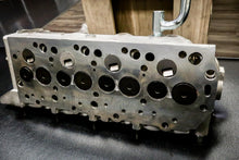 Load image into Gallery viewer, Delica L300 Engine cylinder head