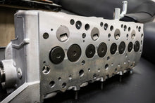 Load image into Gallery viewer, Delica L300 Engine cylinder head