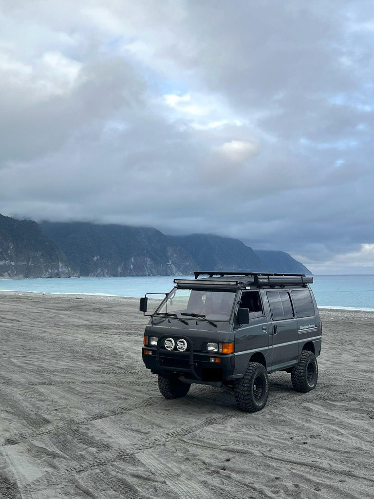 1303 Led light bar & brackets kit for Delica L300